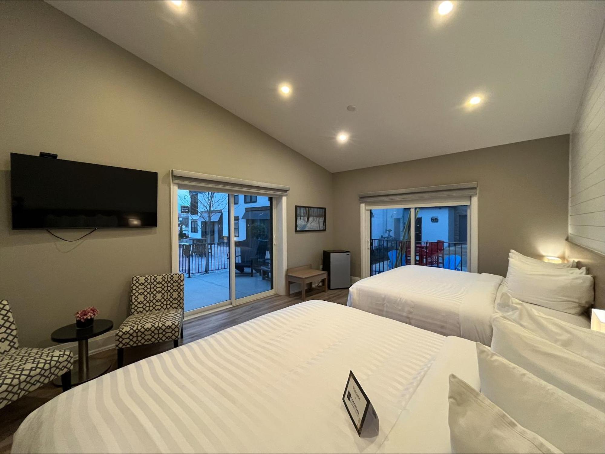 Colonial Hotel & Suites Grand Bend Exterior foto