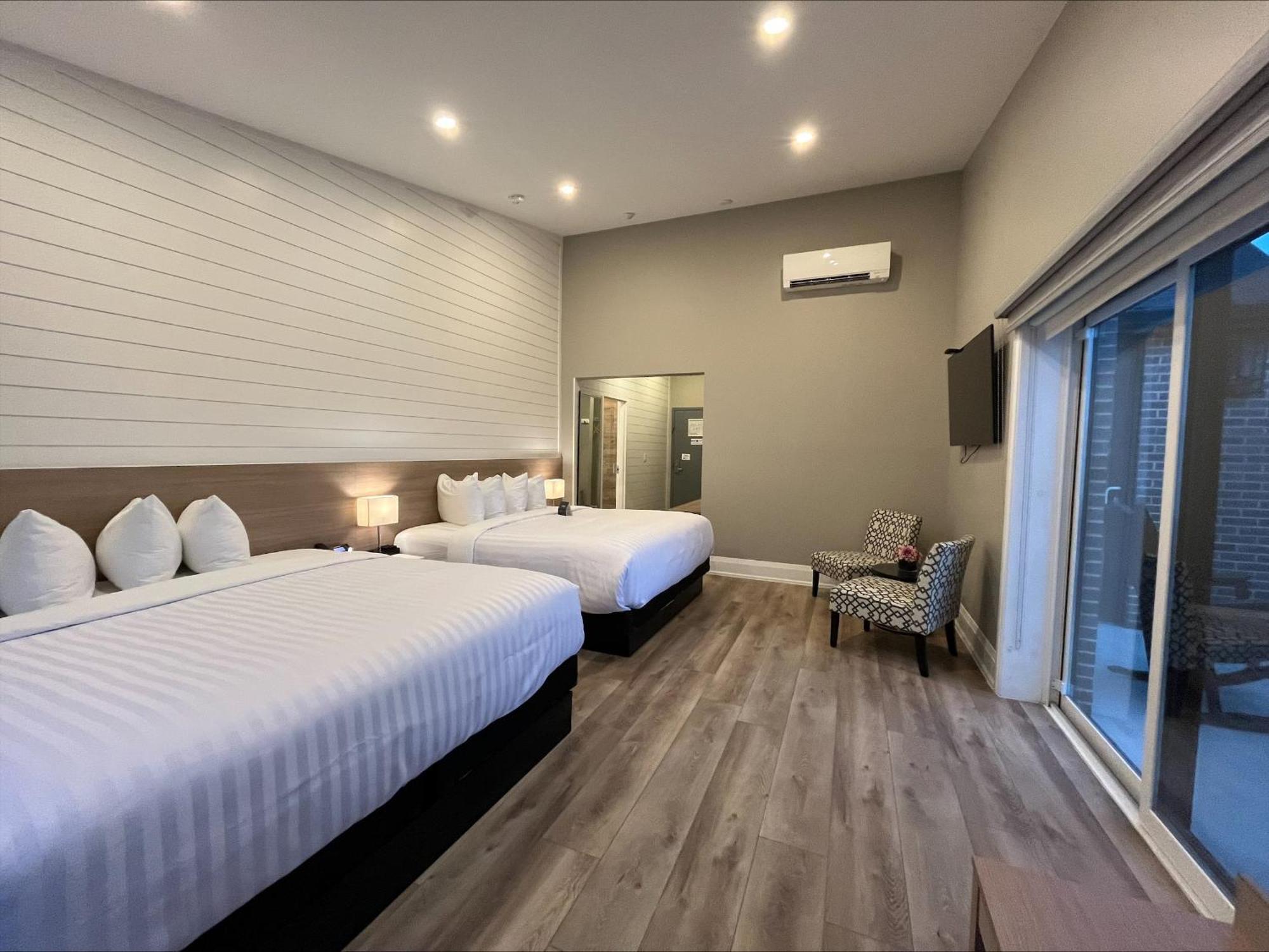 Colonial Hotel & Suites Grand Bend Exterior foto