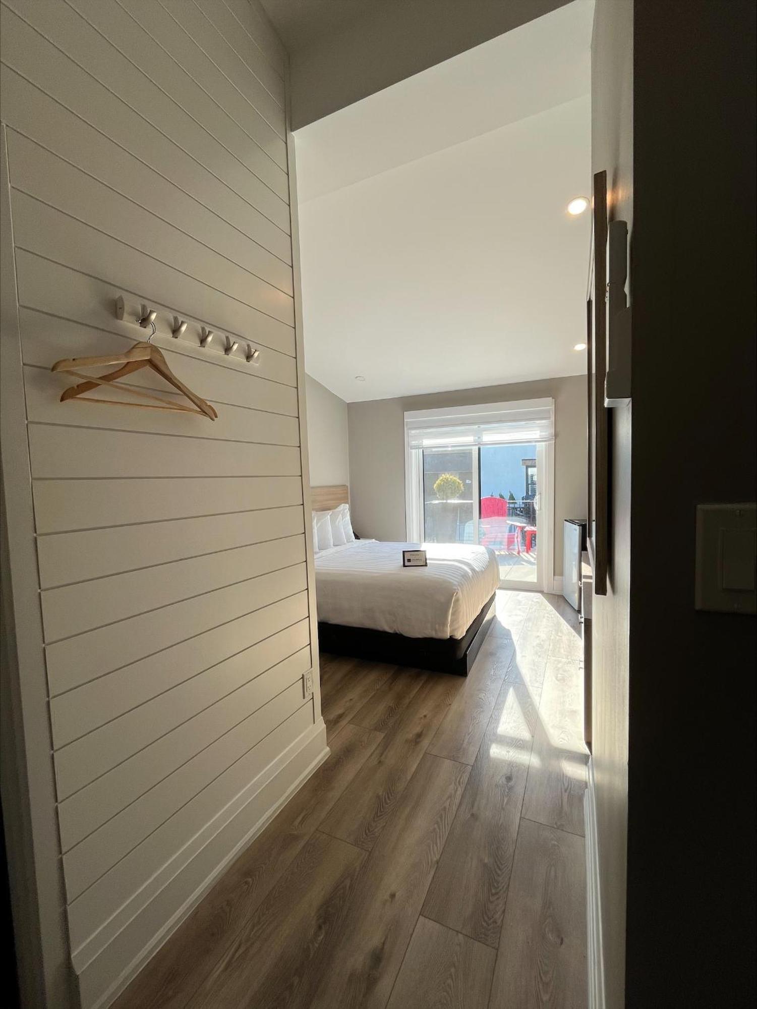 Colonial Hotel & Suites Grand Bend Exterior foto